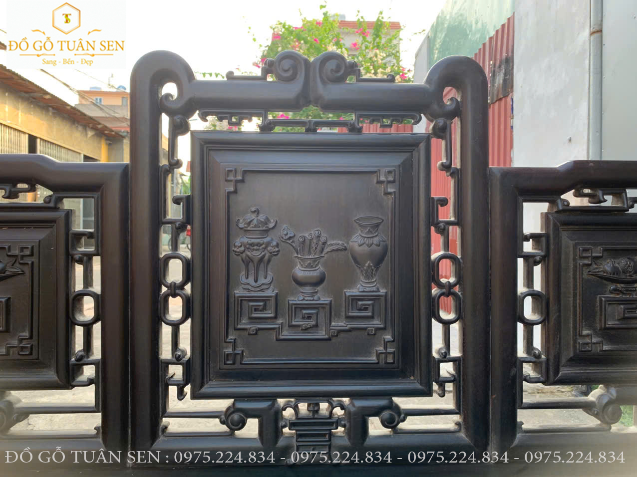 Hình ảnh Bộ trường kỷ  tam sơn đục chạm 2 mặt sắc nét gỗ gụ 